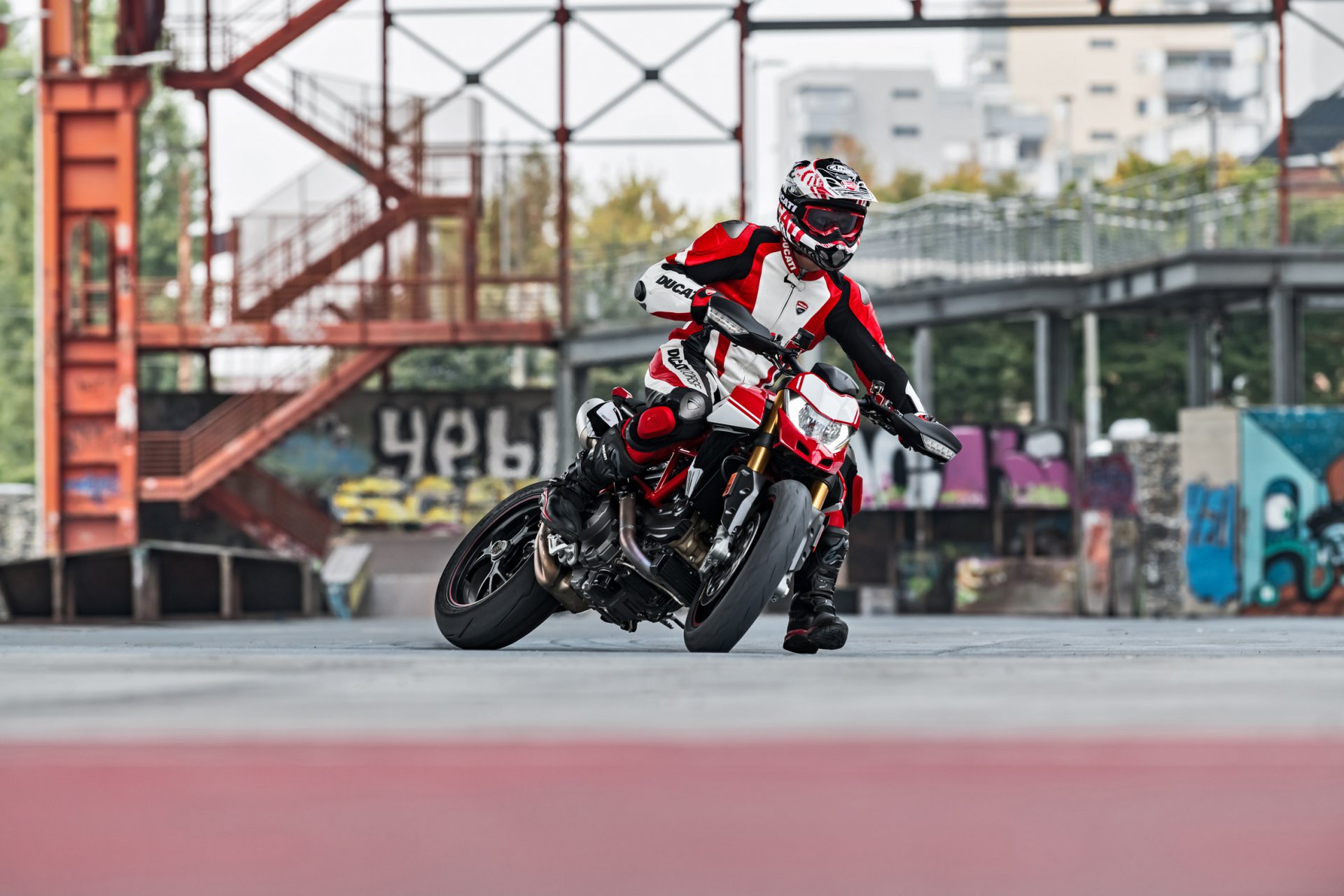Hypermotard slide